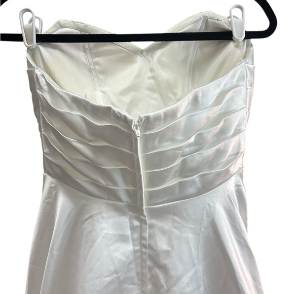 NWOT Lulus Khalida White Satin Strapless Bridal Gown $298 MSRP Estimated Small - Picture 10 of 12